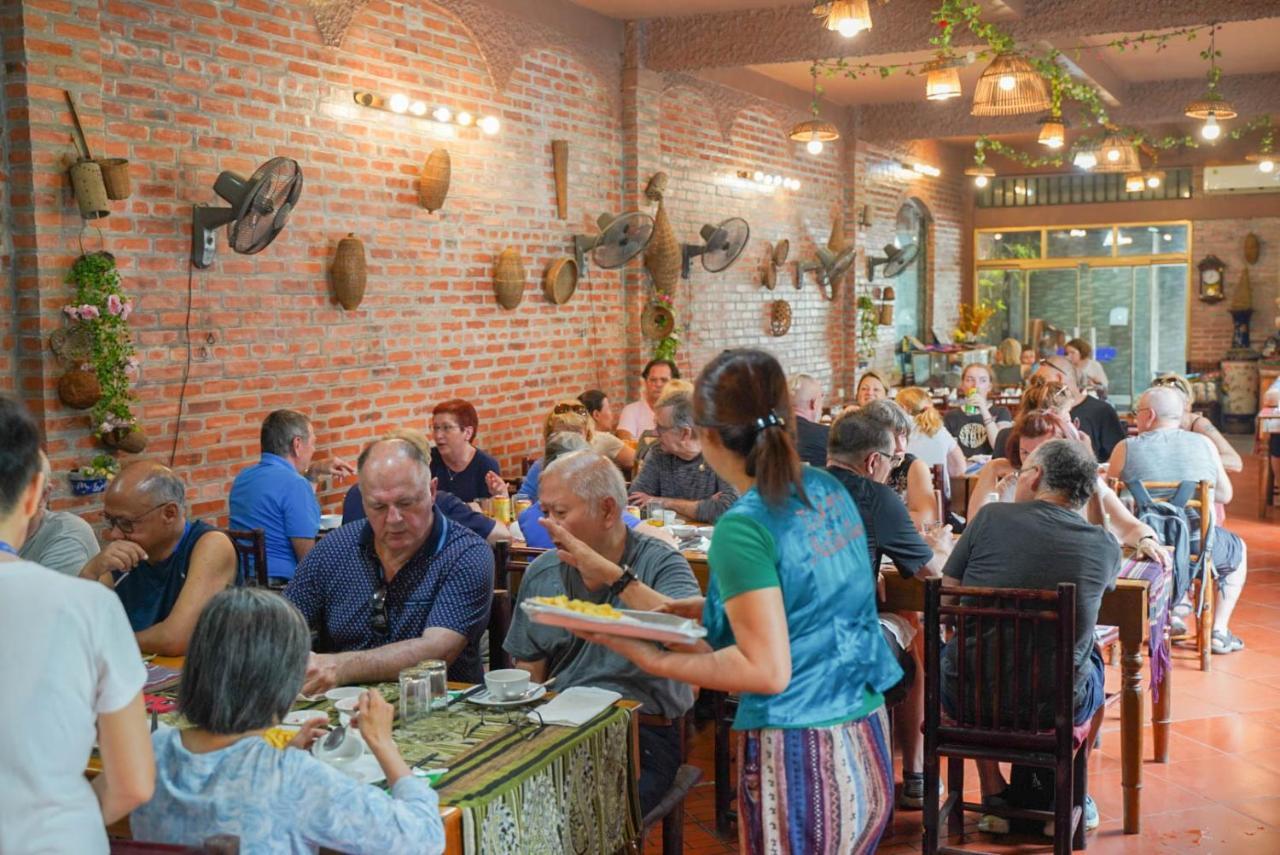 Camellia Eco Home &Tra My Restaurant Нин Бин Екстериор снимка